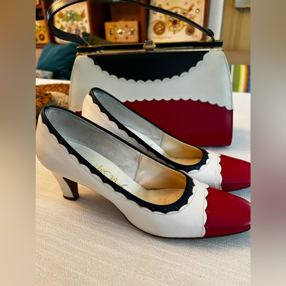 Vintage Kelly Purse Air Step AND matching Pumps Sz 6.5, Red White and Blue 60s